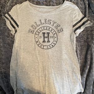 Gray hollister tee